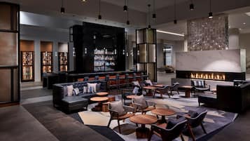 Breakfast, lunch, dinner served; American cuisine