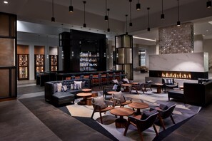 Breakfast, lunch, dinner served; American cuisine