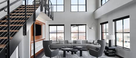 Flat-screen TV, pay films