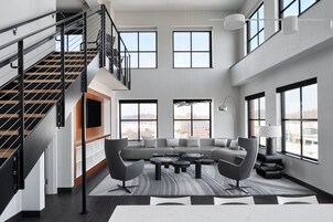 平板电视、收费电影