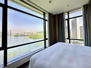Suite, 1 Bedroom, Lake View | Pemandangan dari bilik