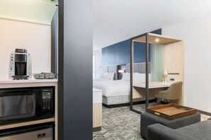 1 bedroom, desk, laptop workspace, iron/ironing board - SpringHill Suites by Marriott San Jose Fremont (Fremont)