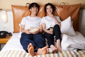 In-room safe, desk, laptop workspace, iron/ironing board - Moxy Kyoto (Kyoto)