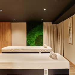Aromatherapy, 3 treatment rooms, massages