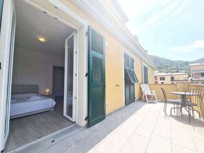 Outdoor dining - Apartment "M" Balcony - Levanto - Cinque Terre (Levanto)