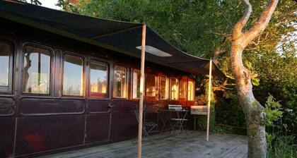 Unique and Magnificently Situated 8 acre Waterside Artists' Retreat Carriage