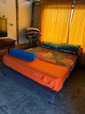 WiFi, bed sheets - CABIN IN THE HEART OF THE COFFEE REGION, BETWEEN BANANA PLANTATIONS AND THE CRYSTALLINE RIVER. (Cali)