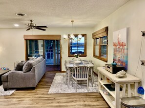 Dining - Lake Hartwell Covered Dock & Sunset Beach 3BD, 1BA (Fair Play)