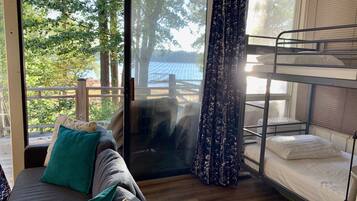 2 bedrooms, desk, iron/ironing board, free WiFi