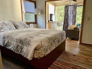 2 habitaciones, escritorio, tabla de planchar con plancha y wifi gratis 