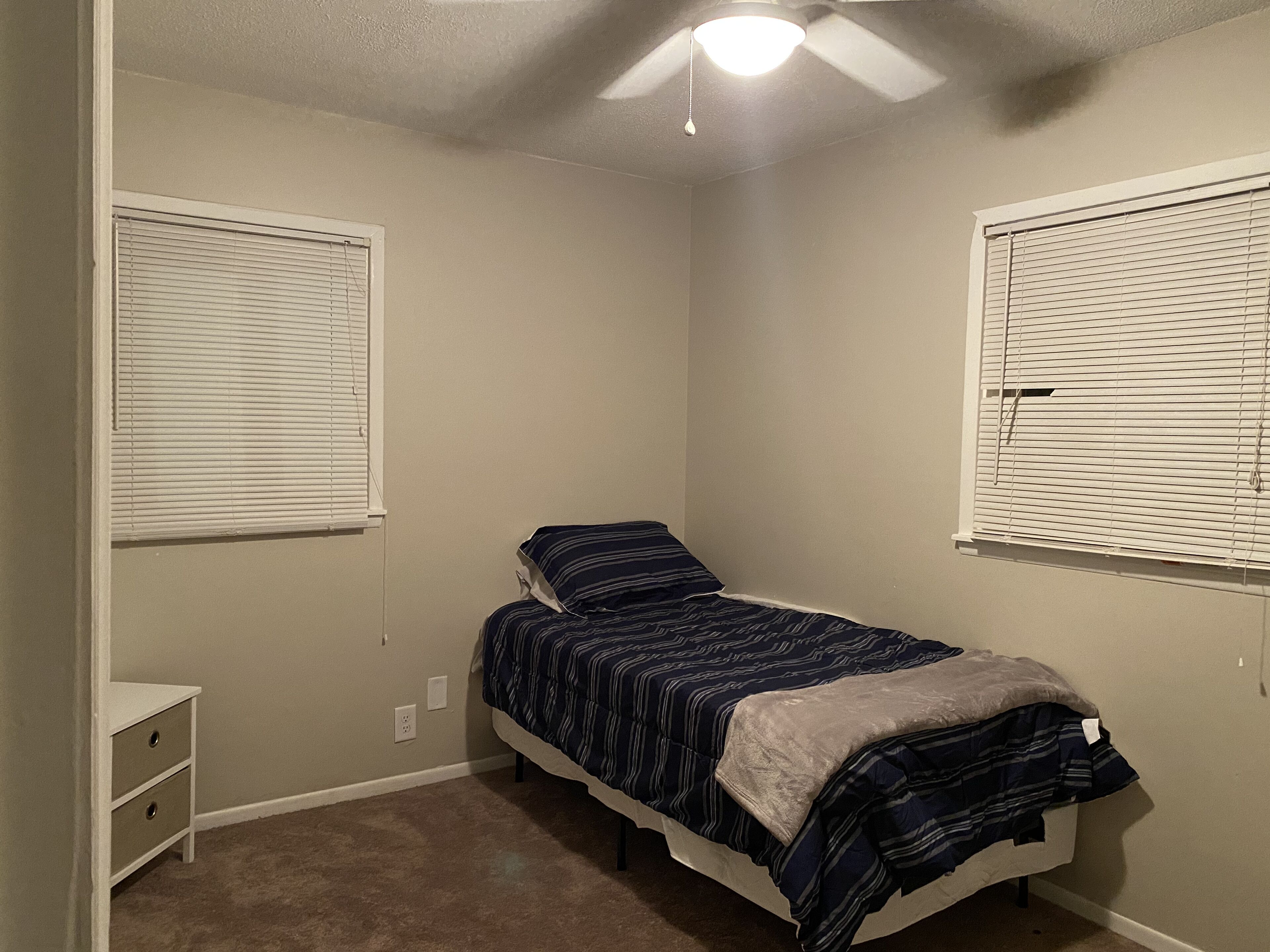 2 dormitorios, escritorio, wifi gratis y ropa de cama