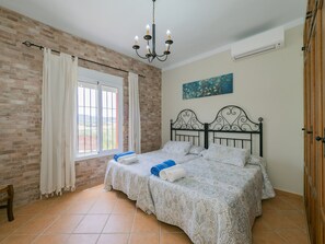 3 chambres, fer et planche Ă repasser, Wi-Fi gratuit, draps fournis
