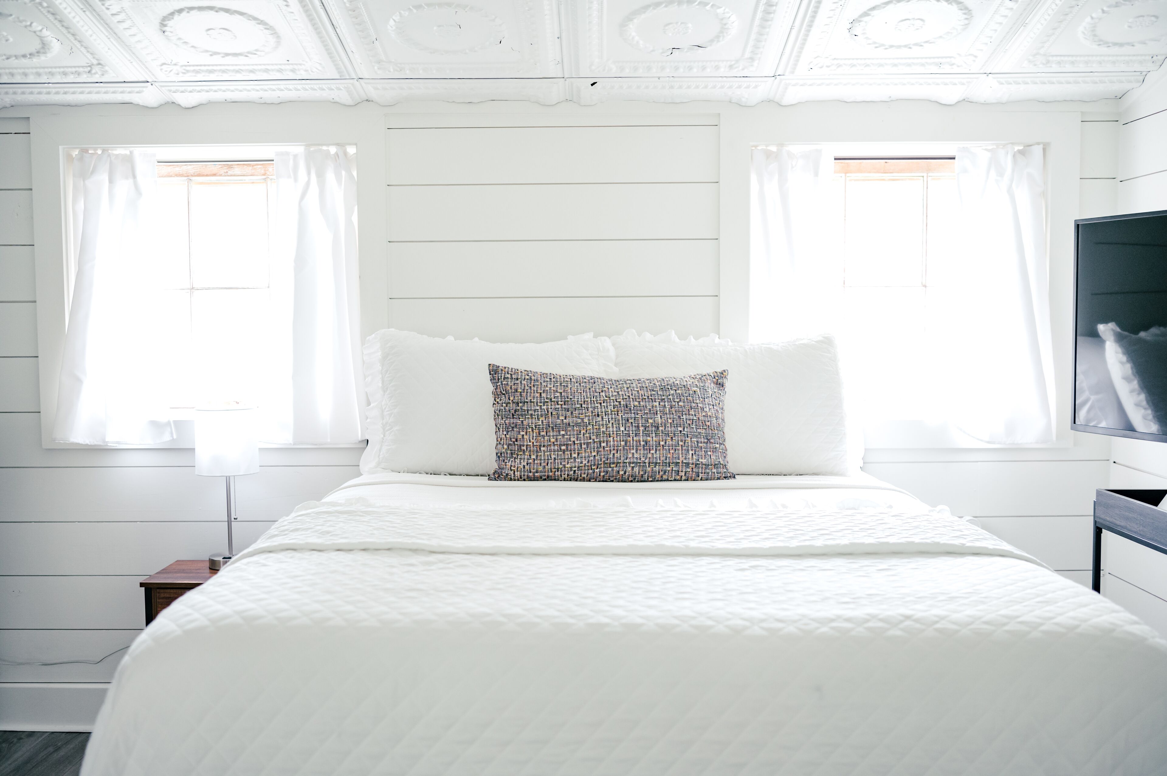 Kobza Haus Cottage + Walk To Restaurants, Shopping, and Wine Bars!