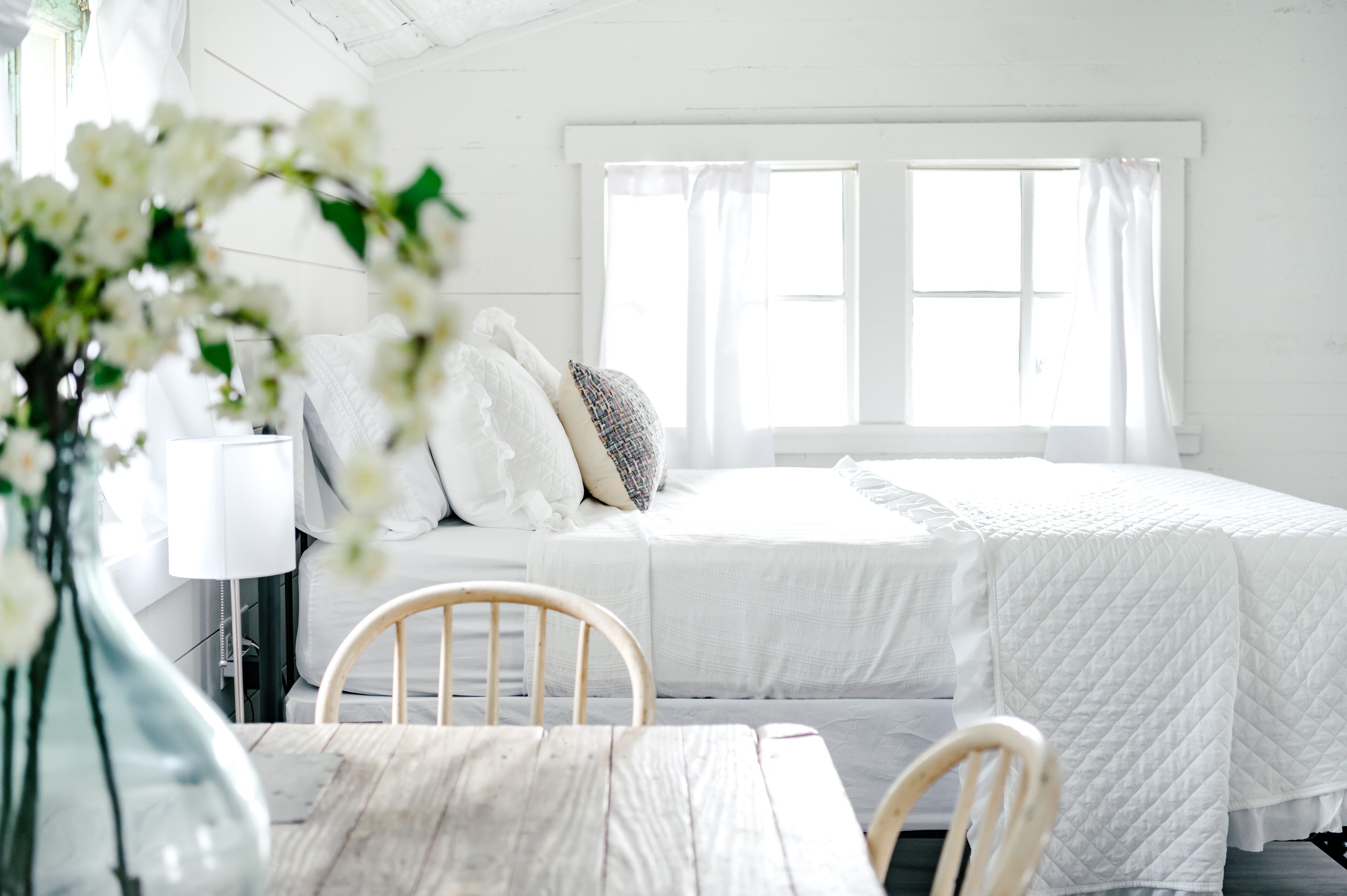 Kobza Haus Cottage + Walk To Restaurants, Shopping, and Wine Bars!