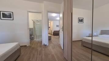 2 Schlafzimmer, BĂŒgeleisen/BĂŒgelbrett, Reisekinderbett, kostenloses WLAN