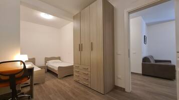 2 Schlafzimmer, BĂŒgeleisen/BĂŒgelbrett, kostenloses WLAN, BettwĂ€sche