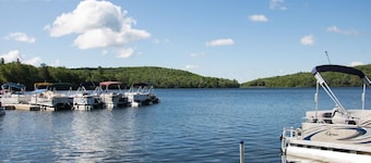 Big Boulder Lake Retreat- Summer Lake & Winter Ski