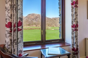 Interior - Seathwaite Lodge -  3-Bed Cottage in the Duddon Valley. Pub nextdoor (Broughton-in-Furness)
