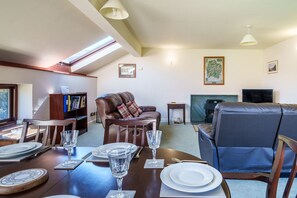 Interior - Seathwaite Lodge -  3-Bed Cottage in the Duddon Valley. Pub nextdoor (Broughton-in-Furness)