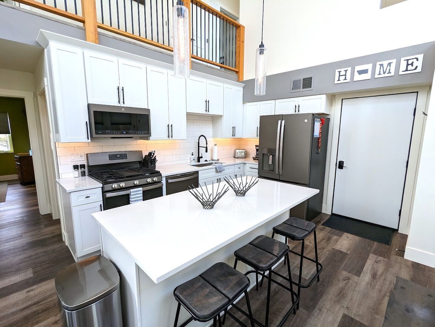 New! Spring Creek at the Quarry, 3 Bed / 3.5 Bath, Sleeps 10, Pool & Hut Tub (shared)