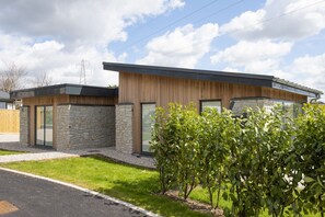 Exterior - Footsteps to the dunes - Hot Tub - Pet friendly (Hayle)