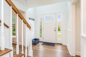 Interior - Moon Compass Escape – Spacious Cape Cod Retreat (Sandwich)