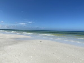 Beach nearby, sun-loungers, beach towels