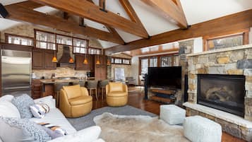 Smart-TV, Kamin, Videospielkonsole, DVD-Player