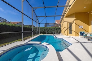 Beheizter Pool