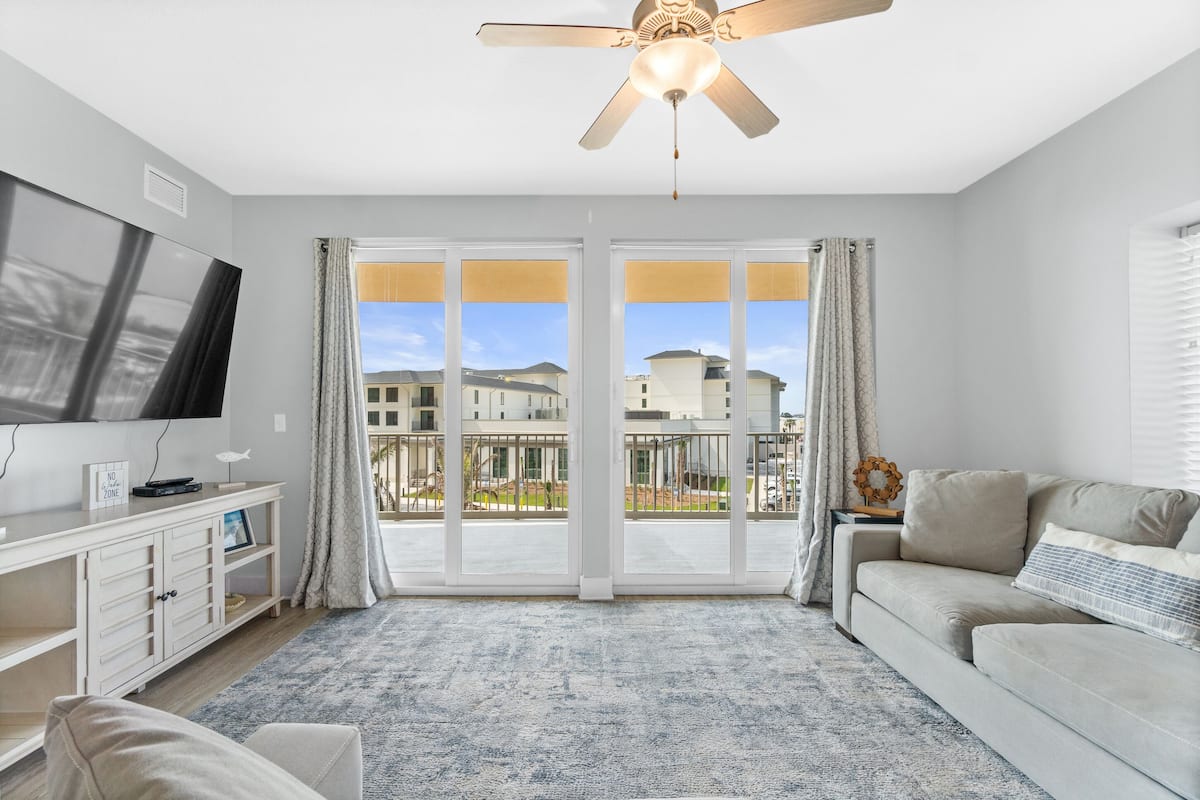 Condo, 3 Bedrooms, Sea View (312) | Living area | 45-inch flat-screen TV with cable channels, TV