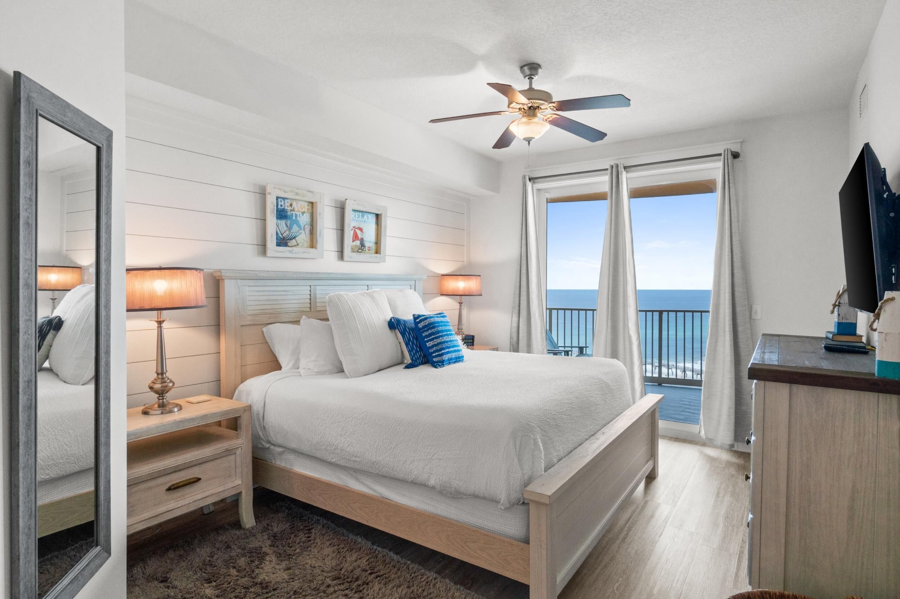 Individually decorated, individually furnished, laptop workspace