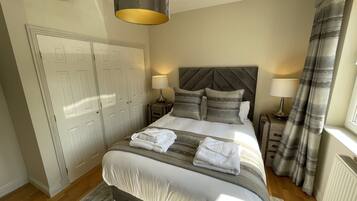 6 Schlafzimmer, Bügeleisen/Bügelbrett, Reisekinderbett, kostenloses WLAN