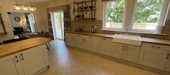 Luxury 6 bed home with hot tub