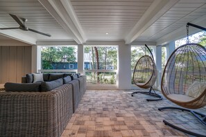 Terrace/patio - 10% Discount for 7 night stays-5 min walk to PUBLIC BEACH-GOLF CART option-POOL (Santa Rosa Beach)