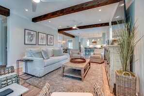 Smart TV, table tennis, offices - 10% Discount for 7 night stays-5 min walk to PUBLIC BEACH-GOLF CART option-POOL (Santa Rosa Beach)