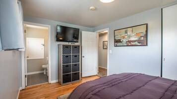 4 chambres, bureau, fer et planche Ă repasser, lit parapluie