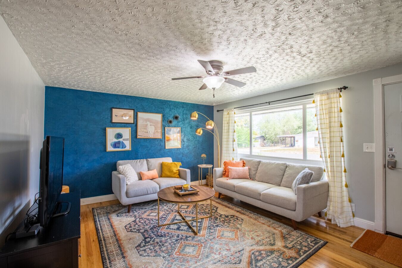 Smart-TV, fotballspill og bøker