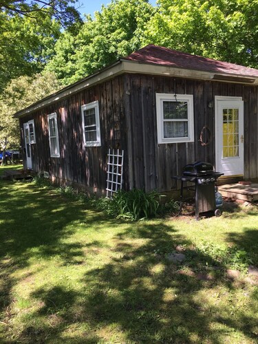 Cute 2+ Bedroom Cottage
