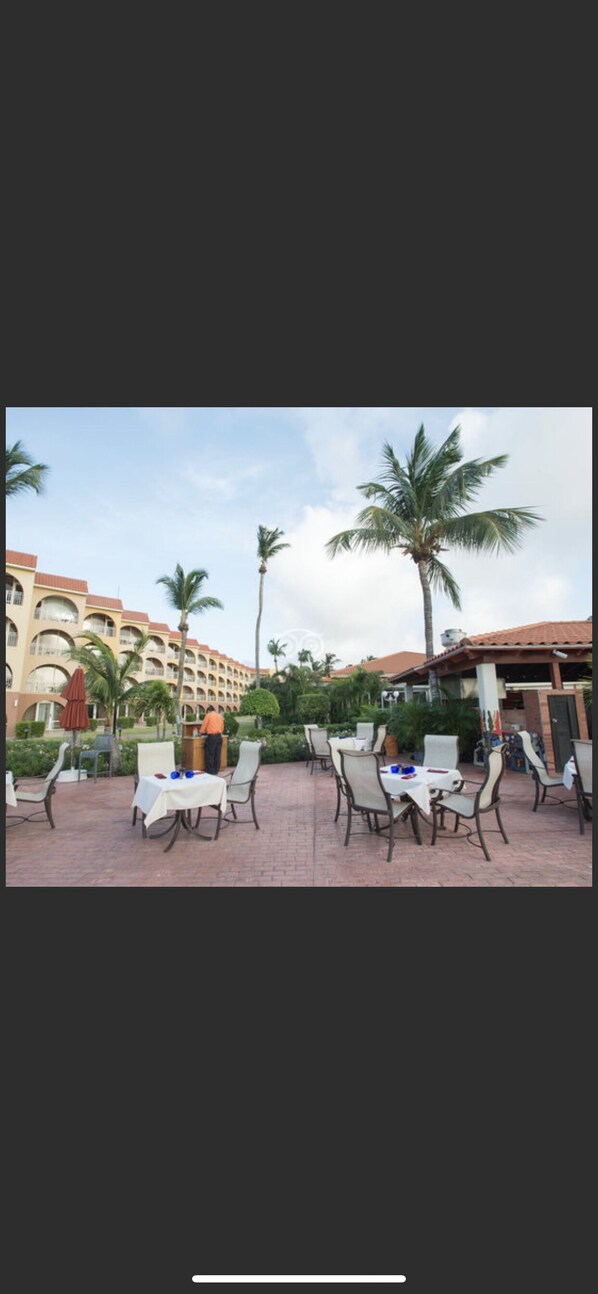 تناول الطعام بالخارج