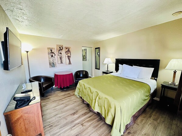 Enkeltrom – standard, 1 queensize-seng, ikke-røyk, kjøleskap og mikrobølgeovn | Sengetøy i egyptisk bomull og sengetøy av topp kvalitet