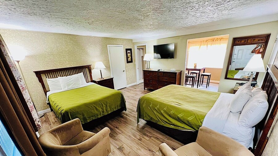 Sage N Sand Motel