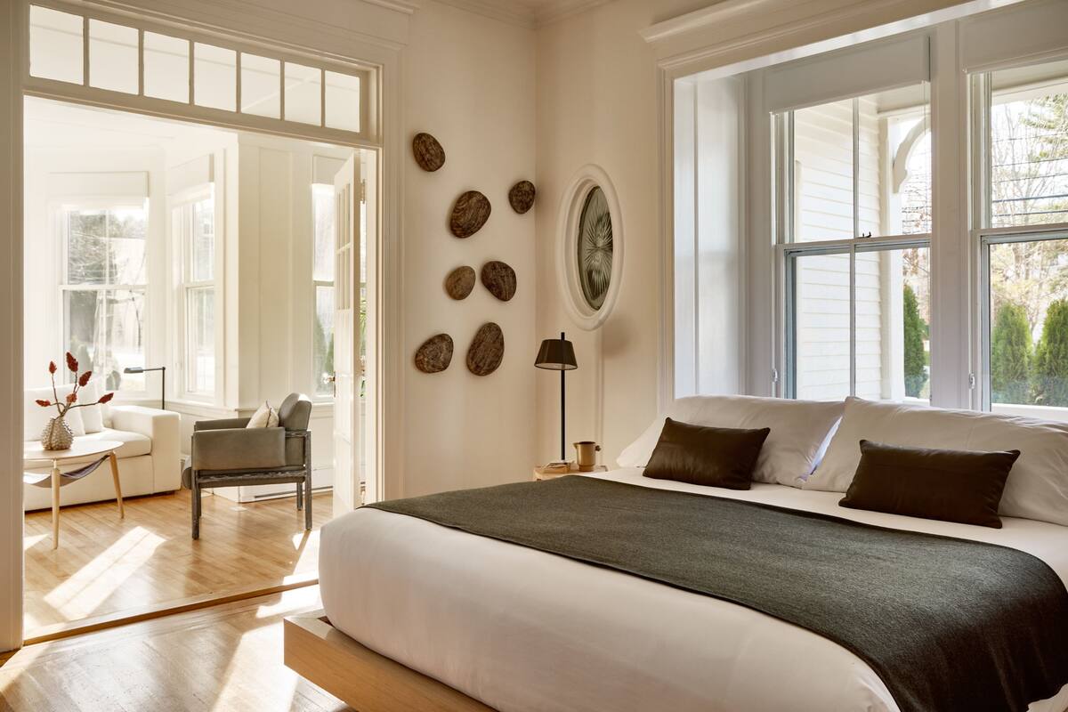 walker suite | blackout curtains, free wifi, bed sheets