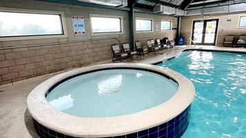 Piscina interna, piscina aquecida