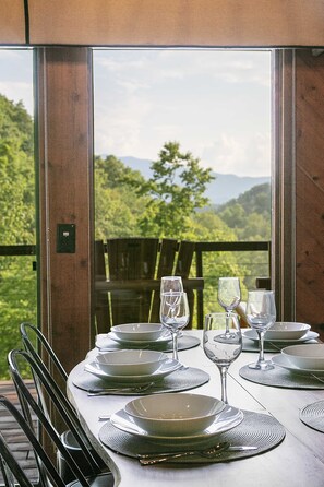 Dining - Gatlinburg Private Mountain View Cabin in Resort offering Golf, Pool, Pickleball (Gatlinburg)
