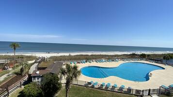 Piscine couverte, piscine extérieure