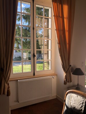 Interior - Les Abbesses (SAINT-AIGNAN)