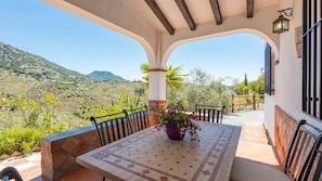 Outdoor dining - Cortijo la Joya Cómpeta by Ruralidays (Málaga)