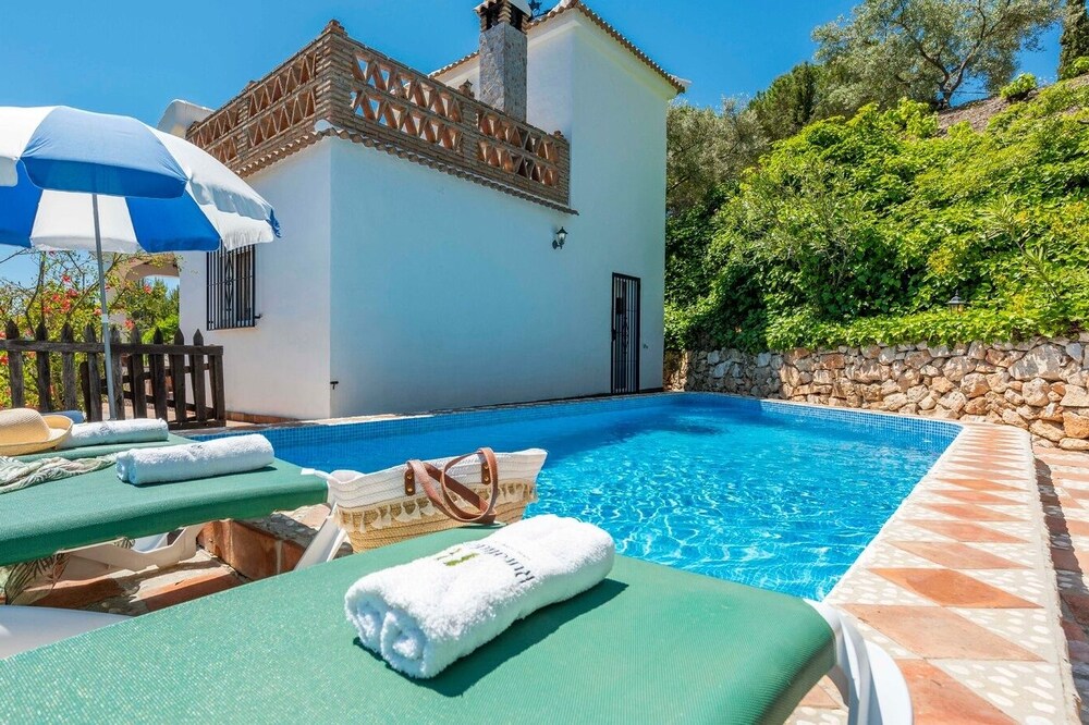 Cortijo la Joya Cómpeta by Ruralidays