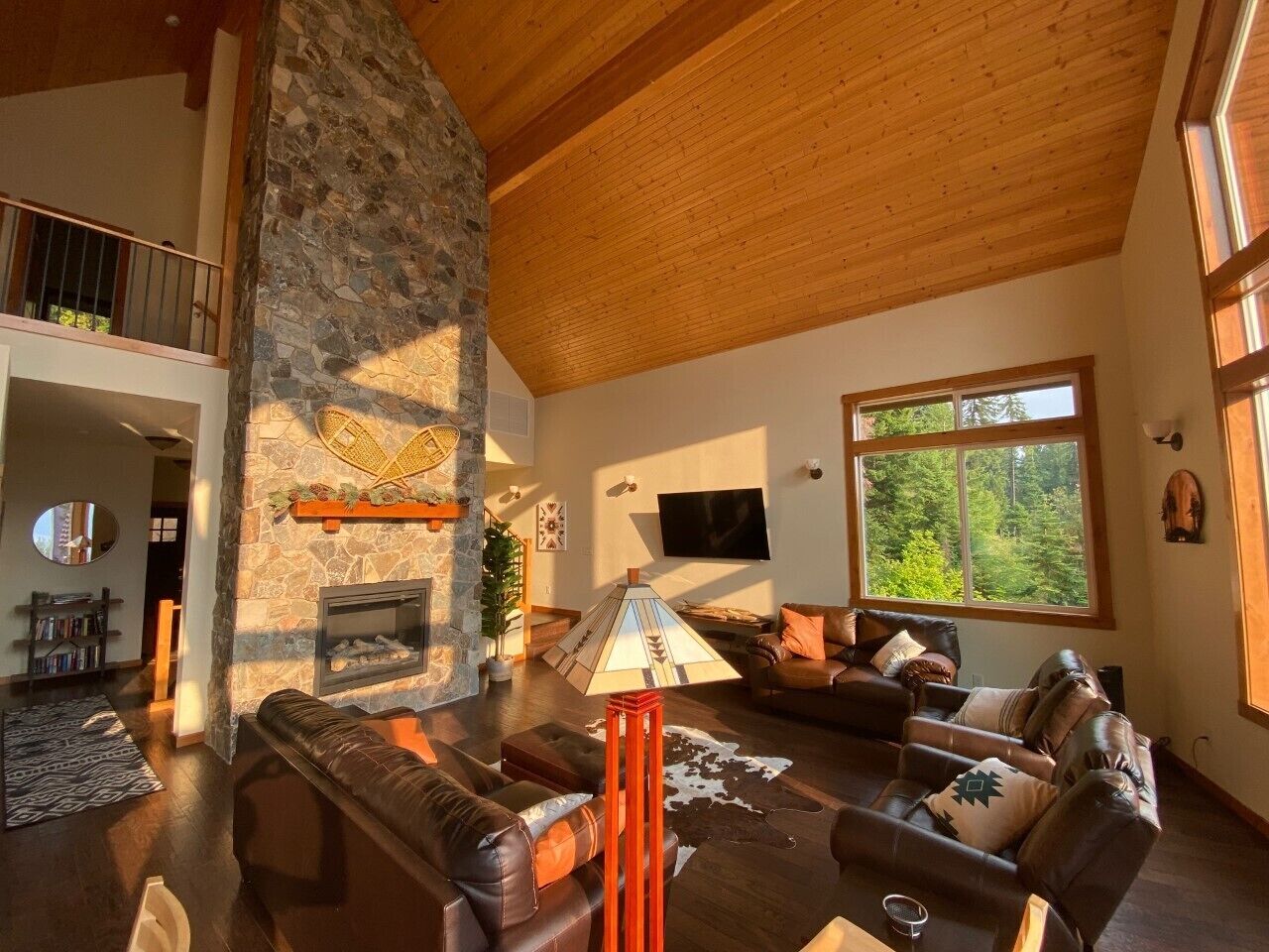 Smart TV, fireplace, video games, DVD player