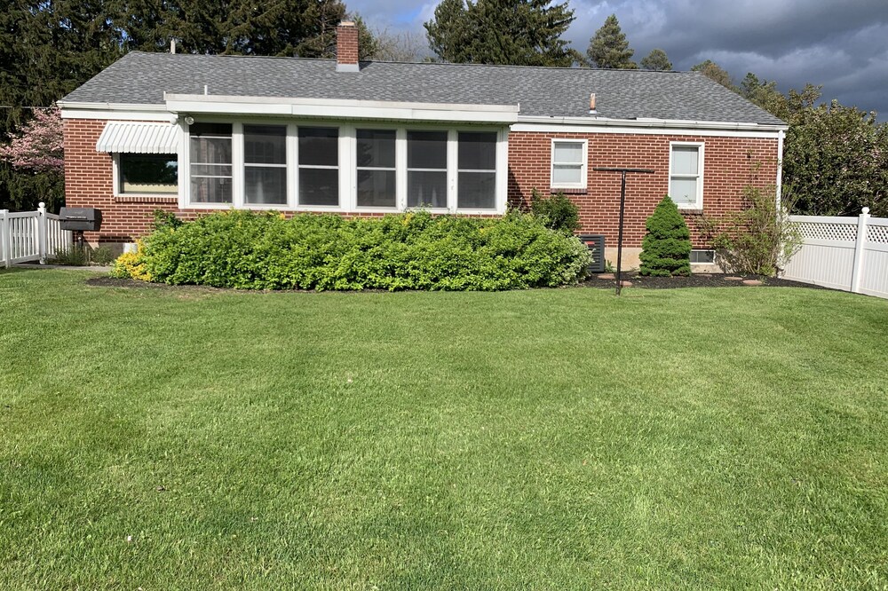 <br>Lebanon Single Home<br>30 minutes from Hershey<br>10 minutes to Lebanon Veterans <br><br>